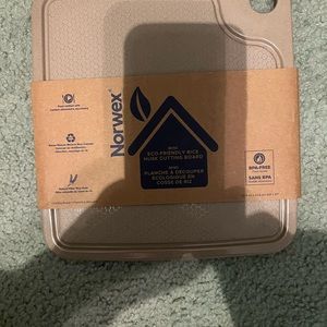 NORWEX BRAND NEW MINI BAMBOO CUTTING BOARD